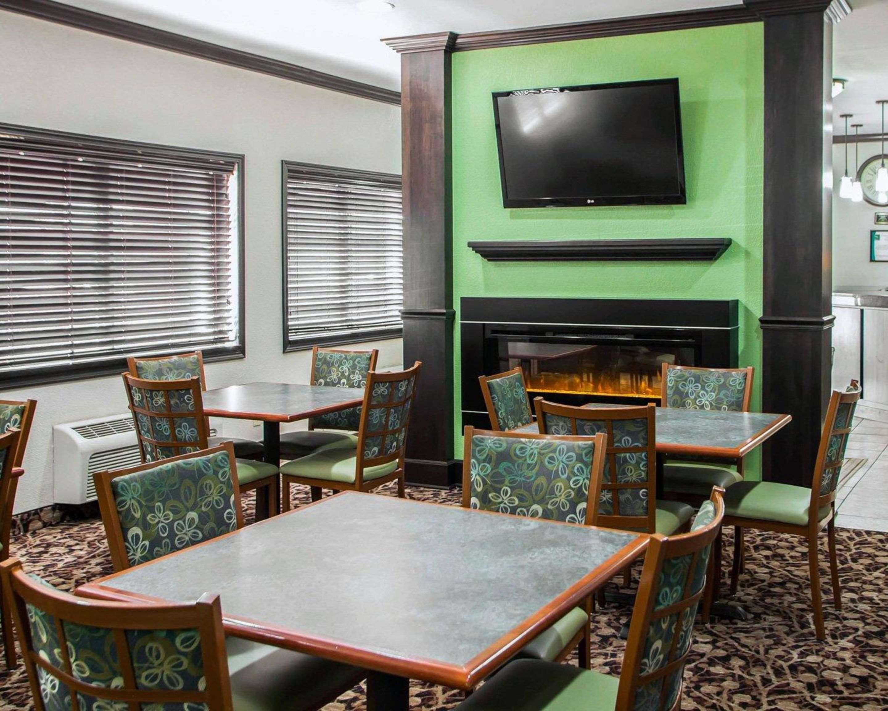 Quality Inn Near I-72 And Hwy 51 Forsyth Eksteriør billede