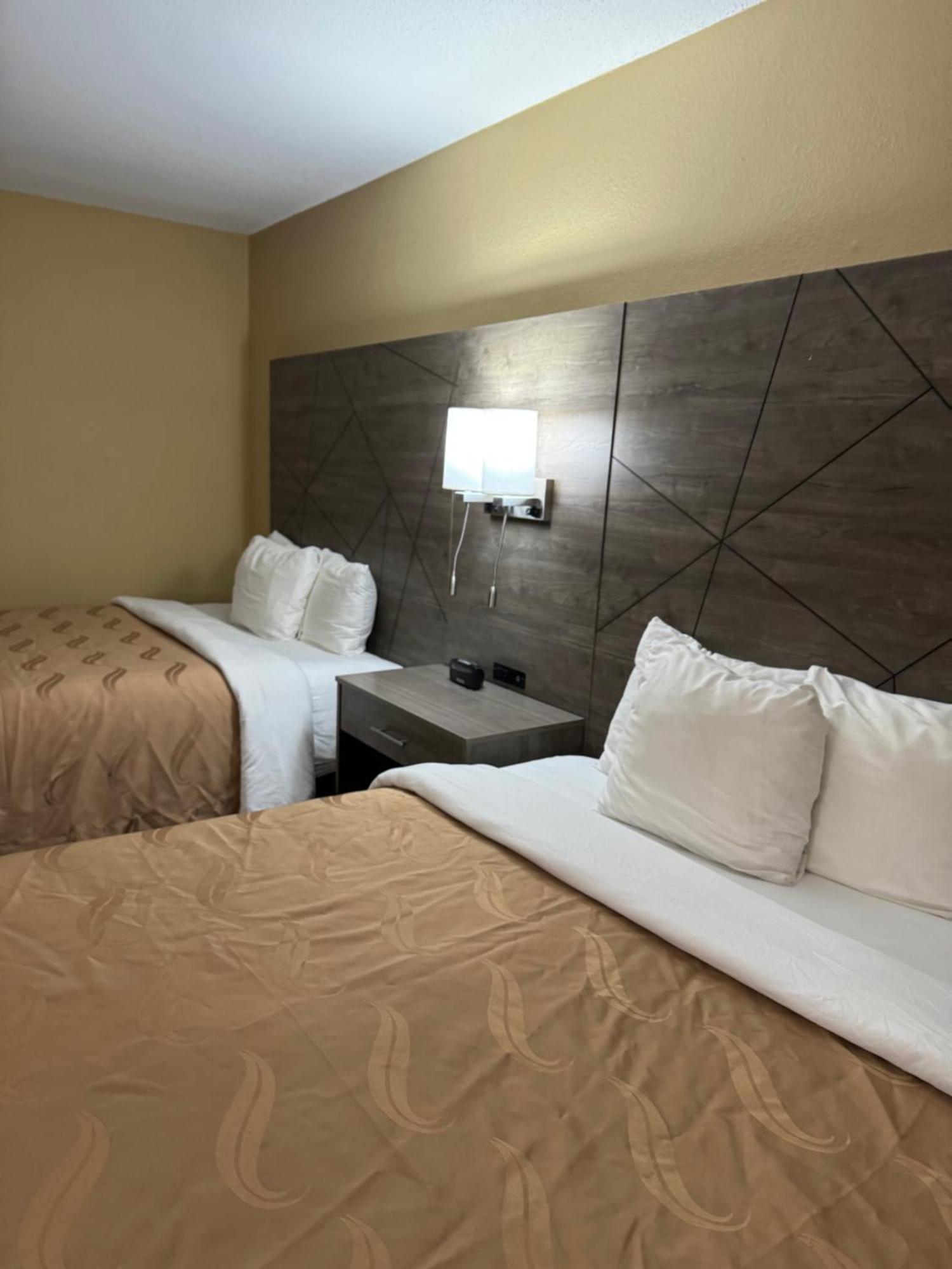 Quality Inn Near I-72 And Hwy 51 Forsyth Eksteriør billede
