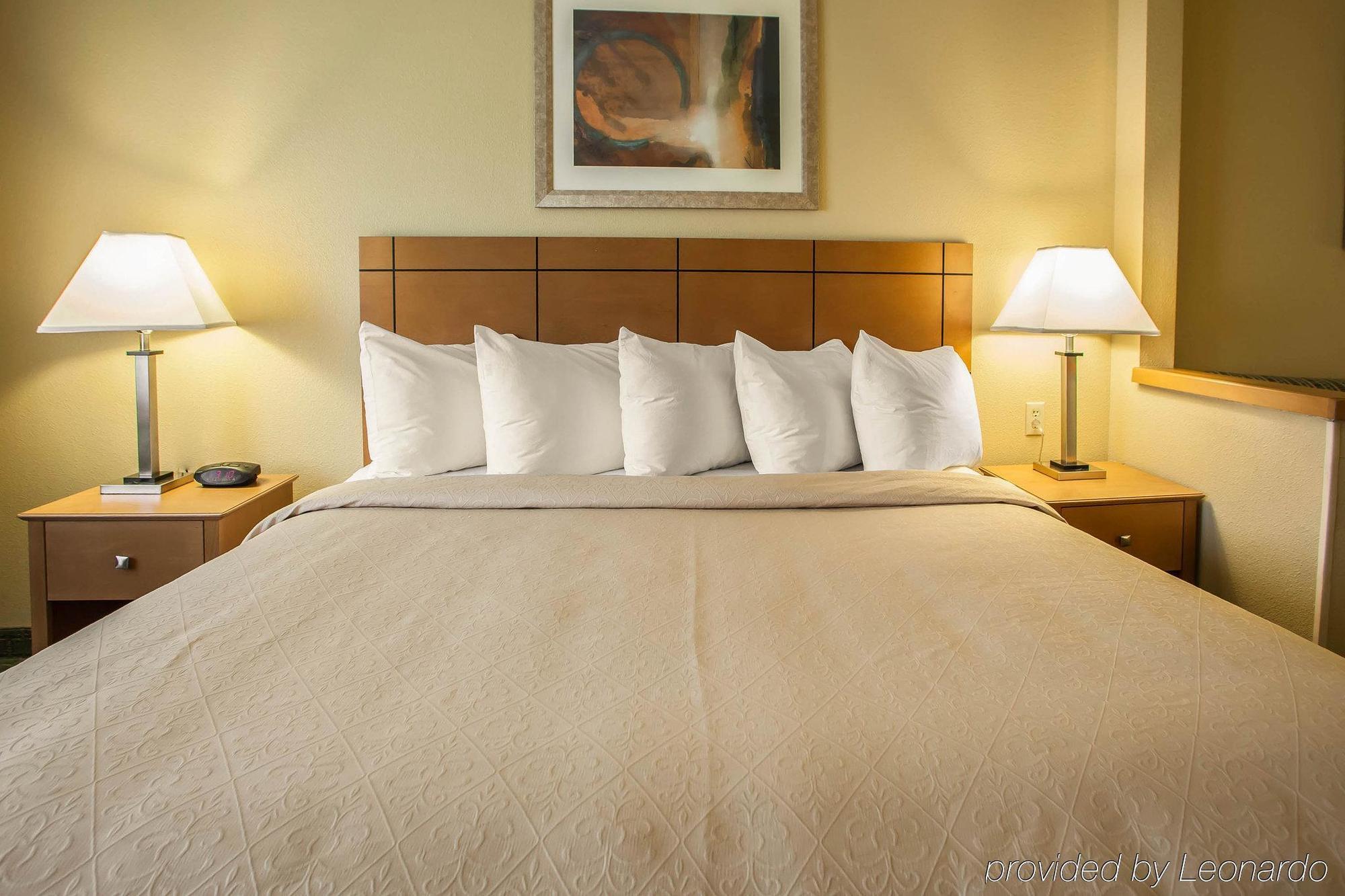 Quality Inn Near I-72 And Hwy 51 Forsyth Eksteriør billede