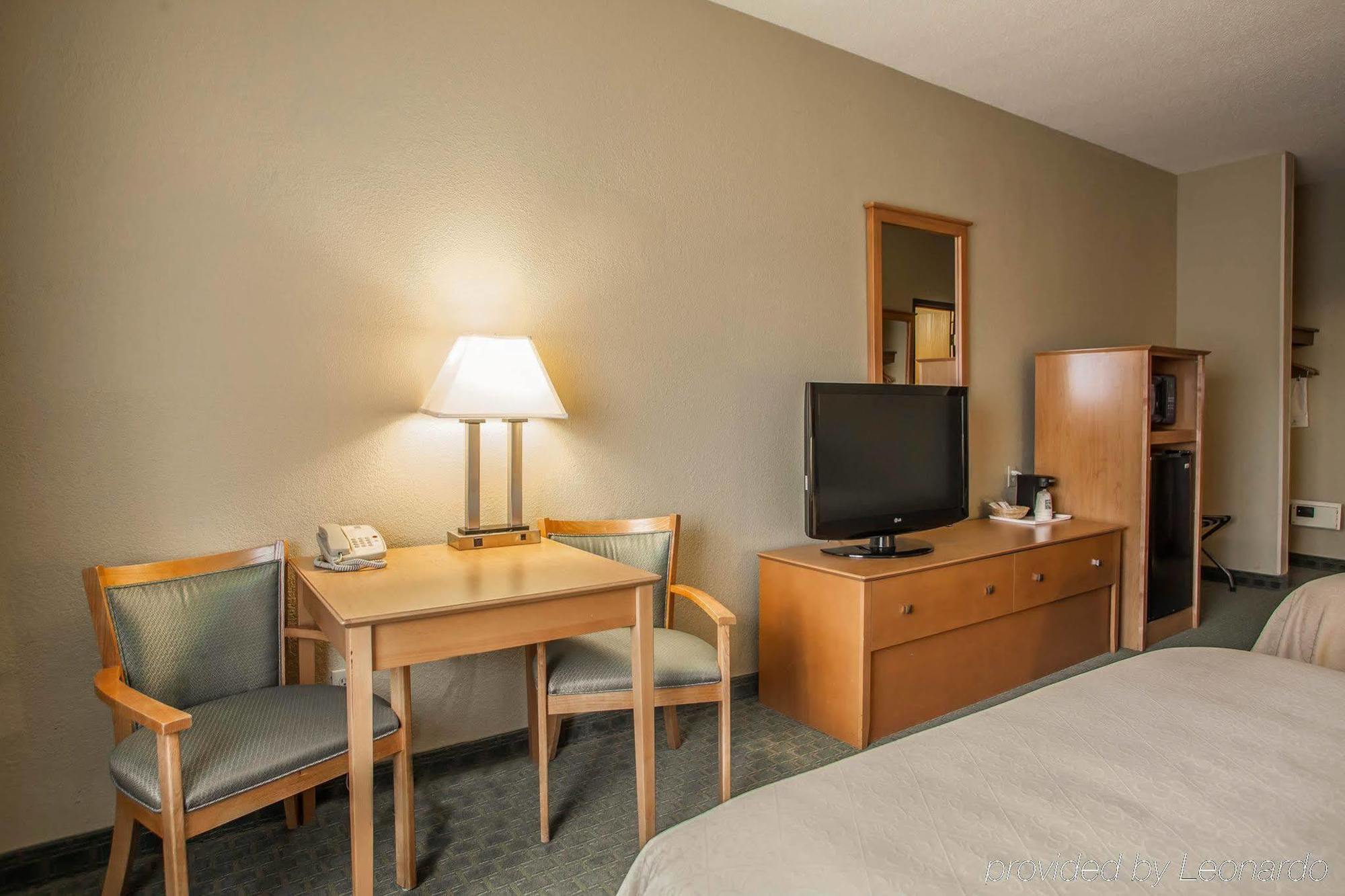Quality Inn Near I-72 And Hwy 51 Forsyth Eksteriør billede